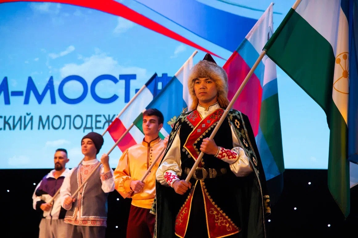 Ансамбль «Мирас» принял участие в фестивале «Крым-Мост-Фест» 