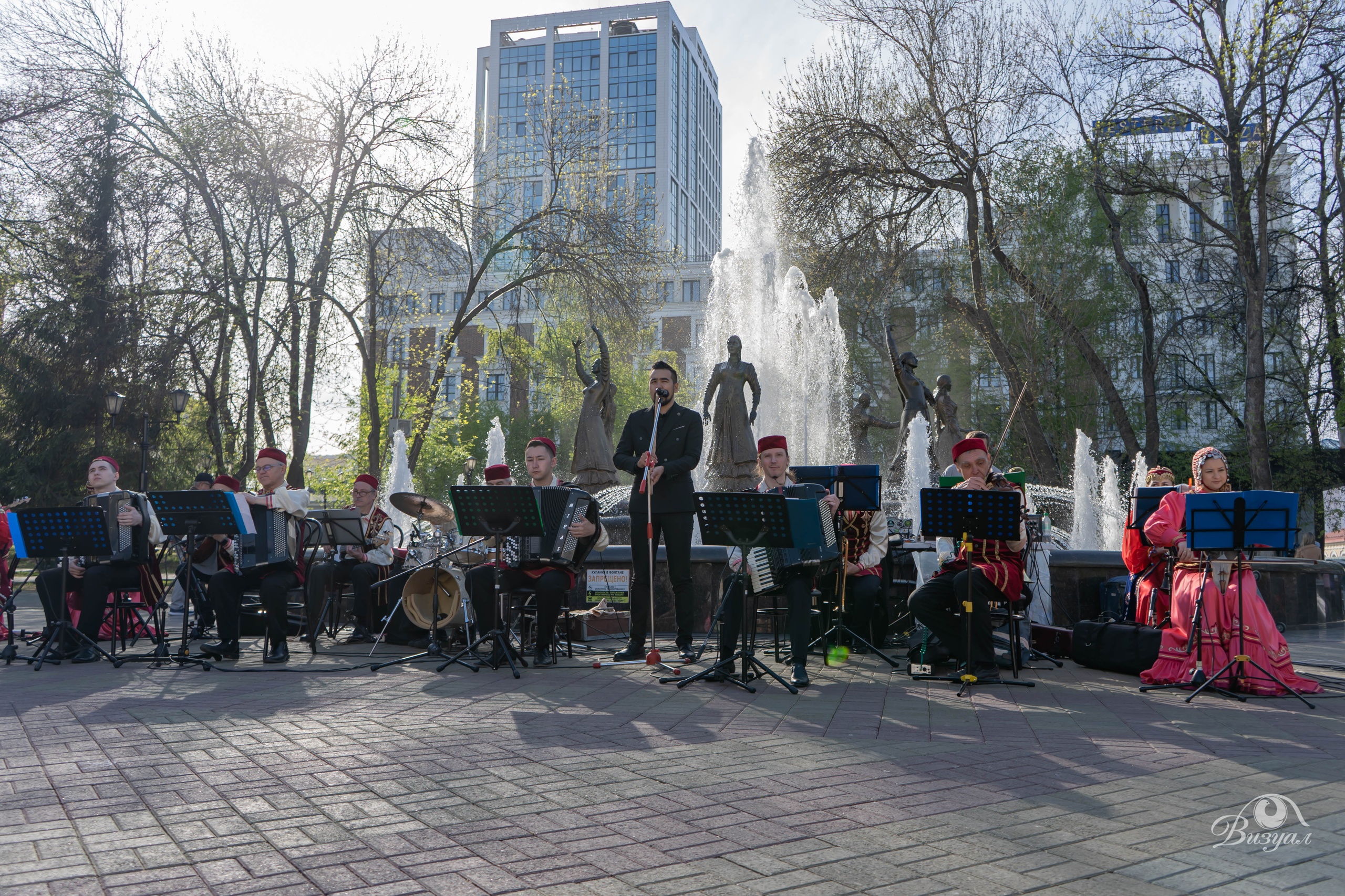 В Уфе фонтан запел под звуки курая